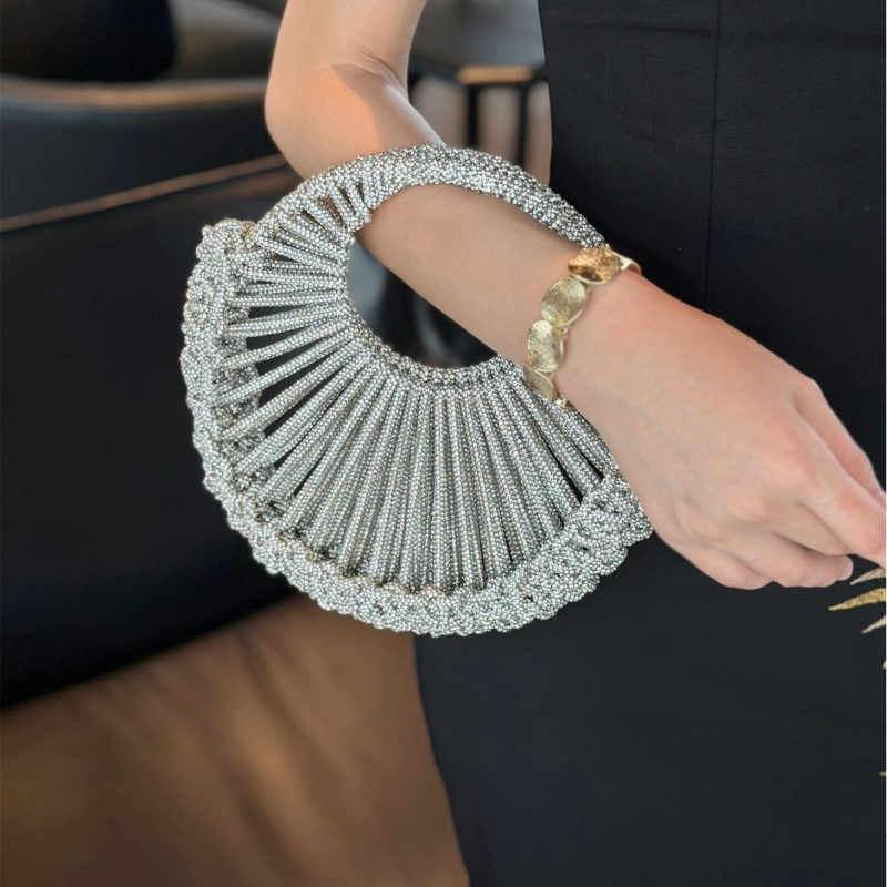 Błyszcząca Kopertówka Wieczoro – Women Bags 2026 Trends recenzja i cena